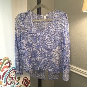 Blue and white ambiance apparel blouse